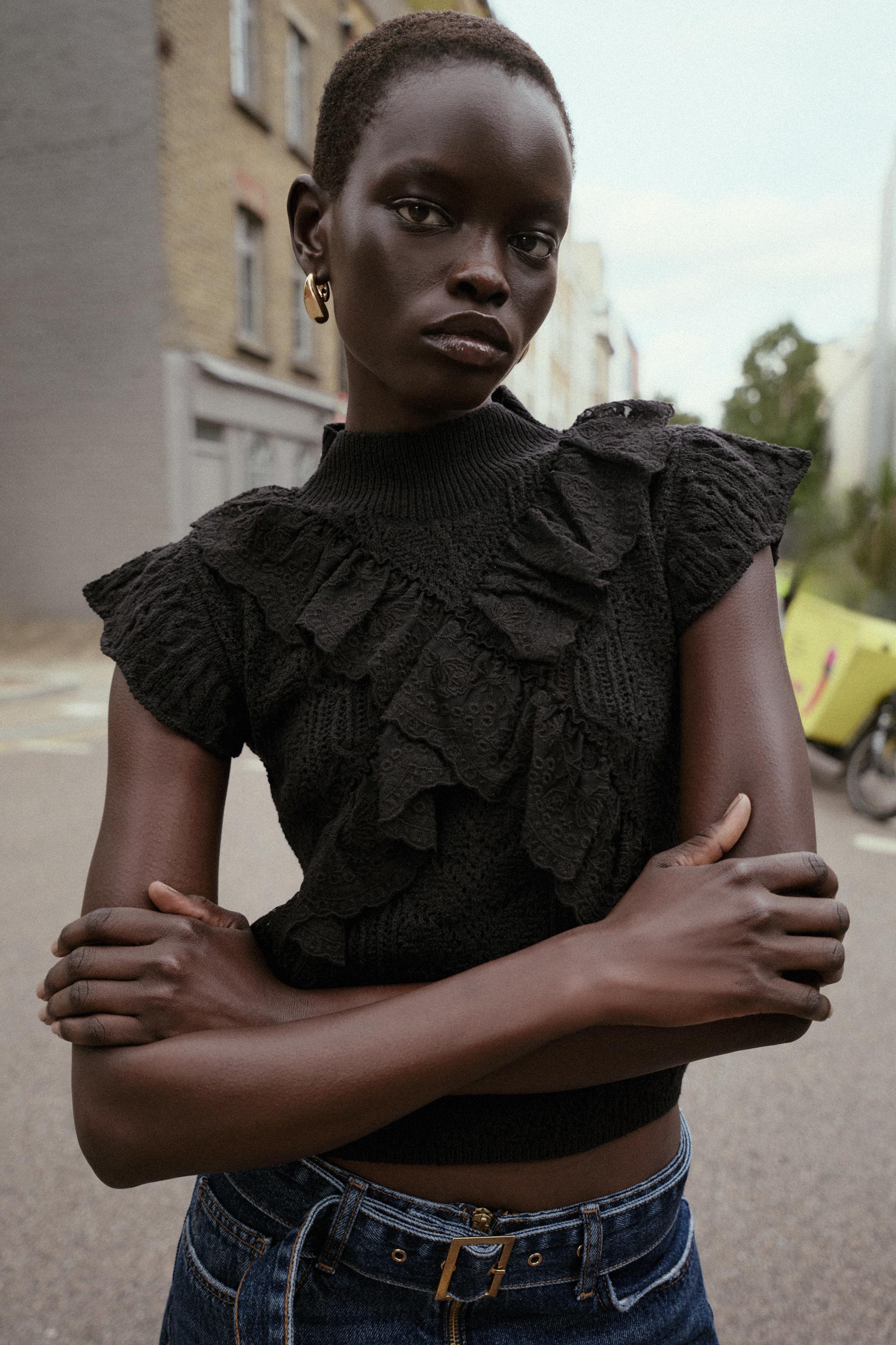 TOP EN MAILLE POINTELLE VOLANTS